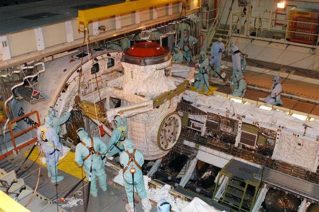 NASA image: KSC-04pd1137