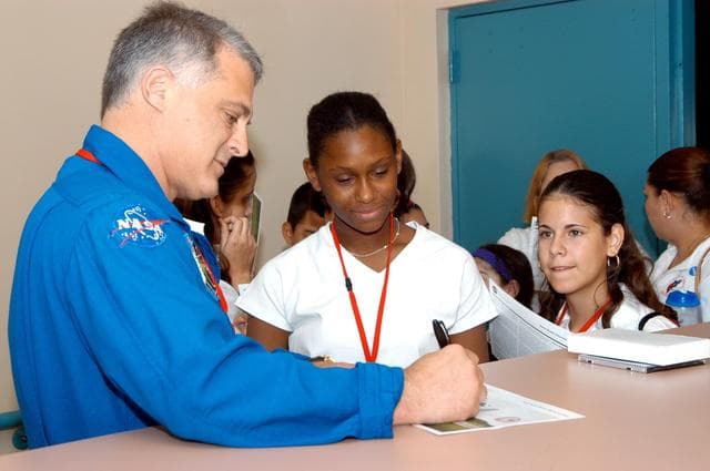 NASA image: KSC-04pd1175