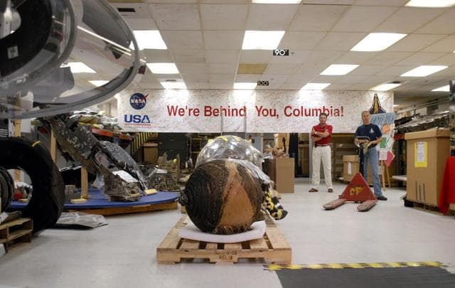NASA image: KSC-04pd1229
