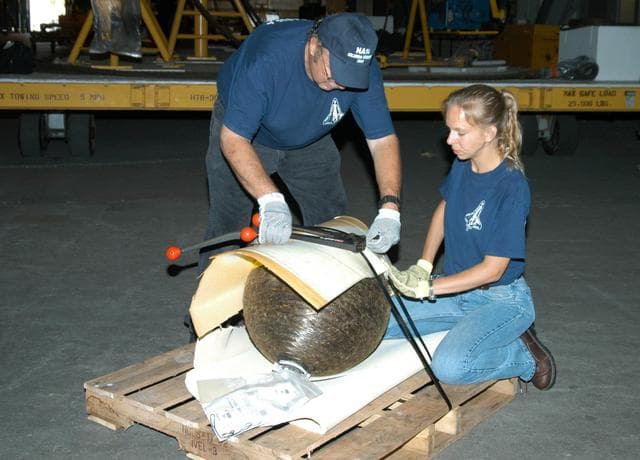 NASA image: KSC-04pd1235