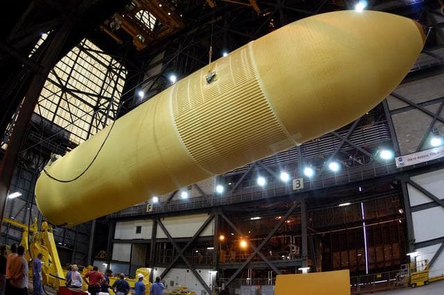 NASA image: KSC-04pd1263