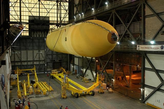 NASA image: KSC-04pd1266