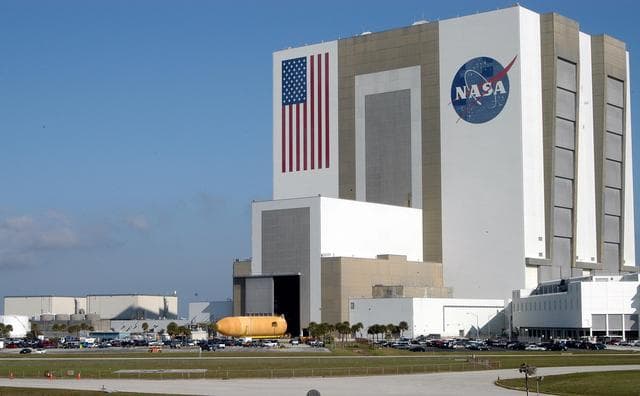 NASA image: KSC-04pd1267