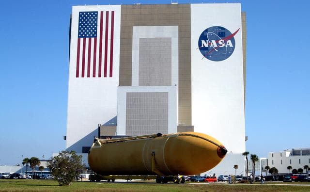 NASA image: KSC-04pd1268
