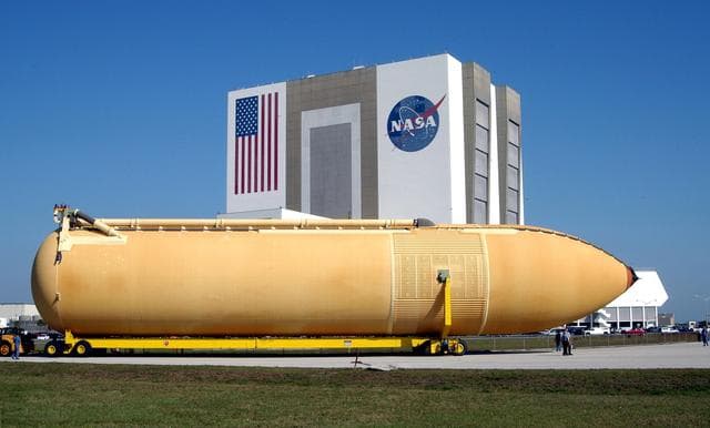 NASA image: KSC-04pd1270