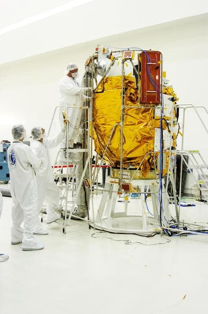 NASA image: KSC-04pd1323