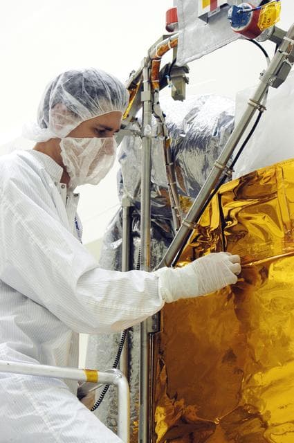 NASA image: KSC-04pd1325
