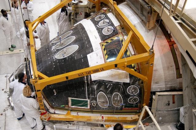 NASA image: KSC-04pd1334