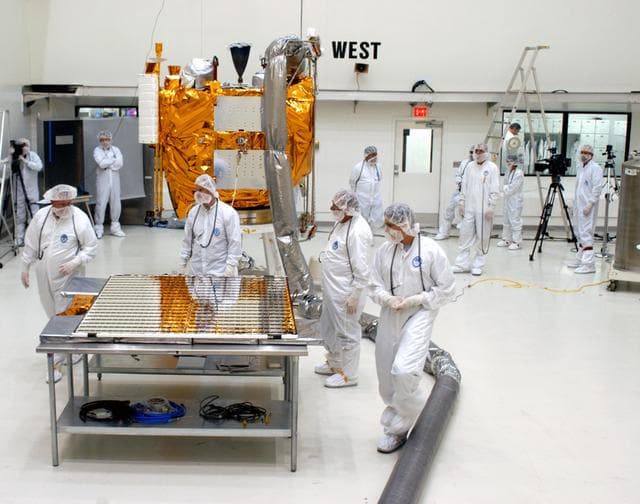 NASA image: KSC-04pd1337