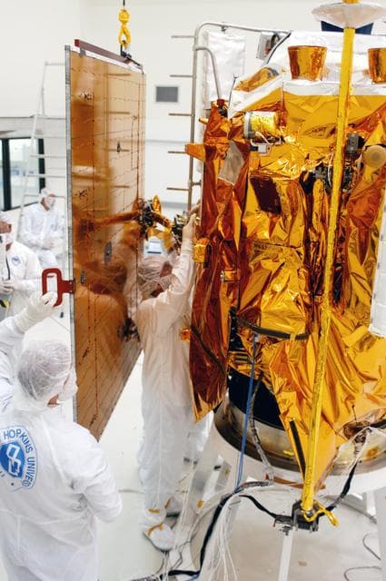 NASA image: KSC-04pd1342