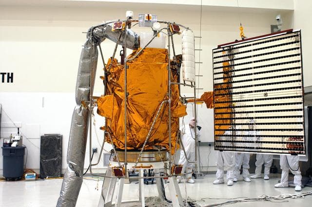 NASA image: KSC-04pd1344