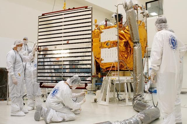 NASA image: KSC-04pd1347