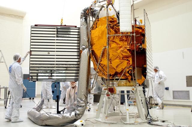 NASA image: KSC-04pd1370