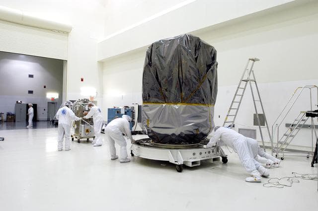 NASA image: KSC-04pd1375