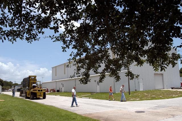NASA image: KSC-04pd1379