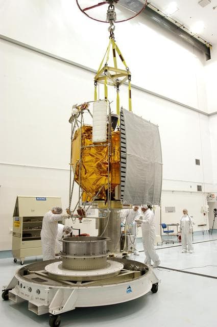 NASA image: KSC-04pd1382