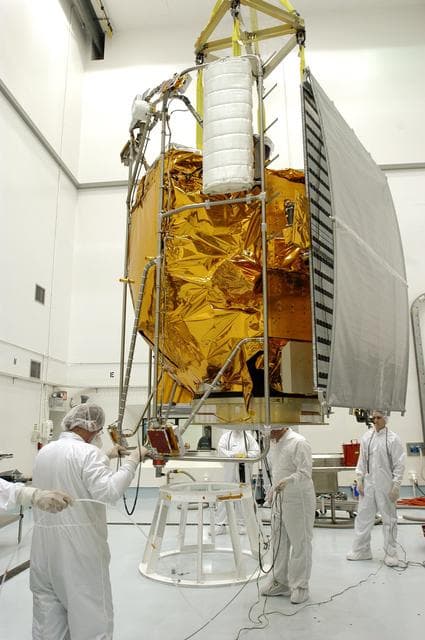 NASA image: KSC-04pd1383