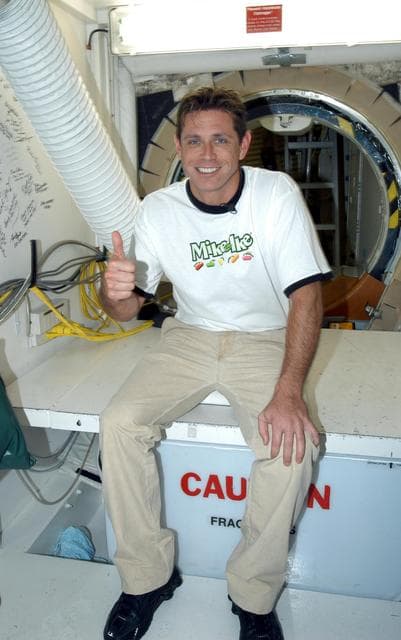NASA image: KSC-04pd1399