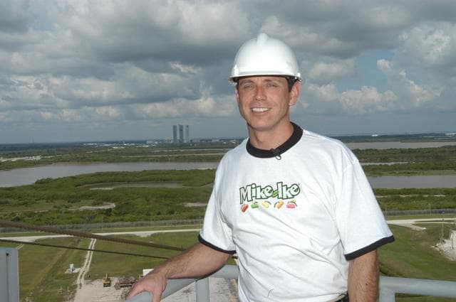NASA image: KSC-04pd1401