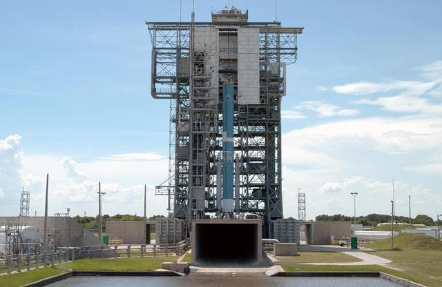 NASA image: KSC-04pd1418