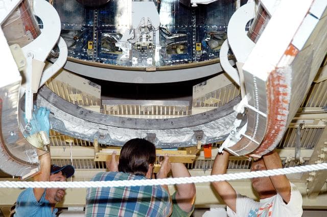 NASA image: KSC-04pd1425