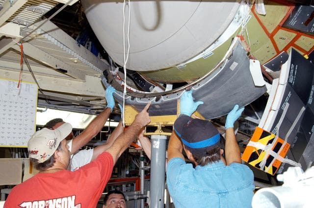NASA image: KSC-04pd1427
