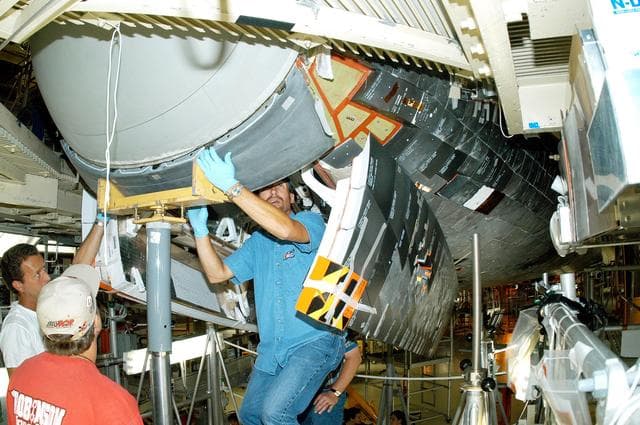 NASA image: KSC-04pd1428