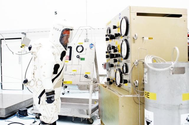 NASA image: KSC-04pd1438