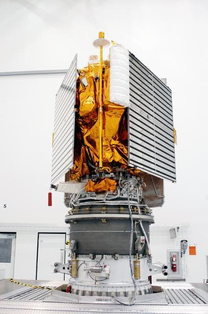 NASA image: KSC-04pd1470