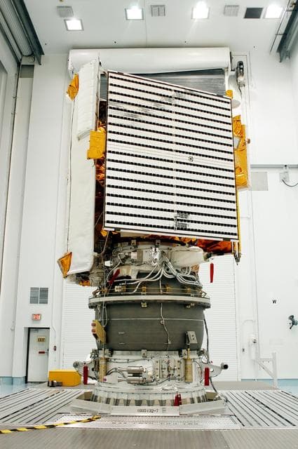 NASA image: KSC-04pd1471