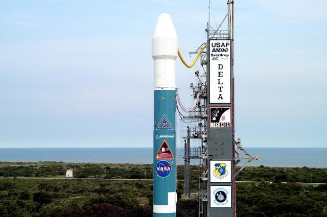 NASA image: KSC-04pd1622