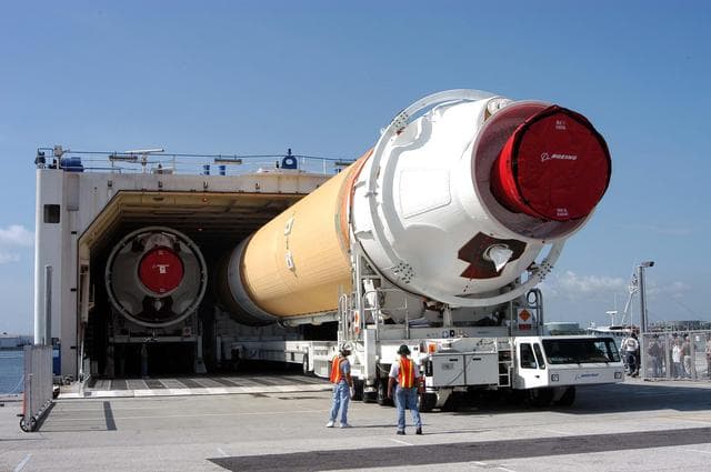 NASA image: KSC-04pd1666