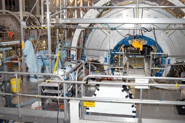 NASA image: KSC-04pd1675