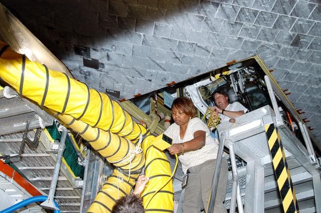 NASA image: KSC-04pd1688
