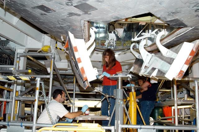 NASA image: KSC-04pd1690