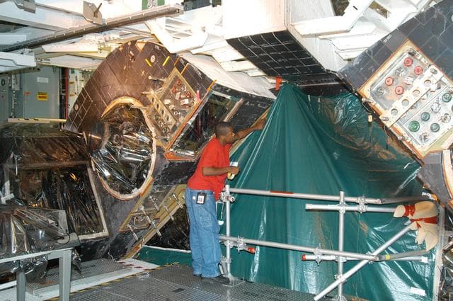 NASA image: KSC-04pd1710