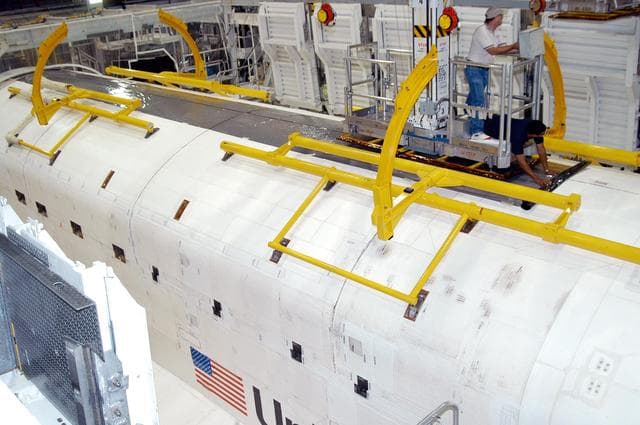 NASA image: KSC-04pd1711
