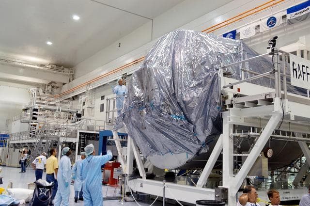NASA image: KSC-04pd1713