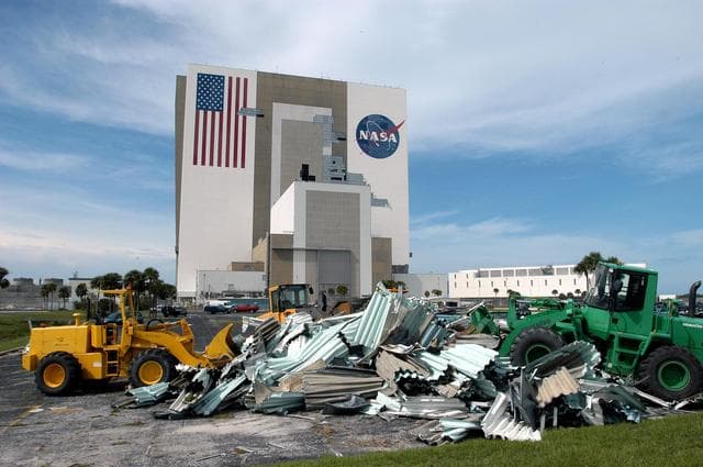 NASA image: KSC-04pd1719