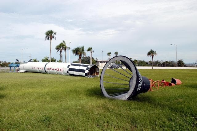 NASA image: KSC-04pd1721
