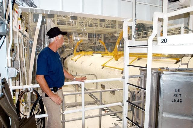 NASA image: KSC-04pd1749