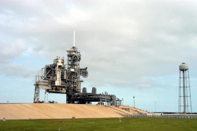 NASA image: KSC-04pd1759