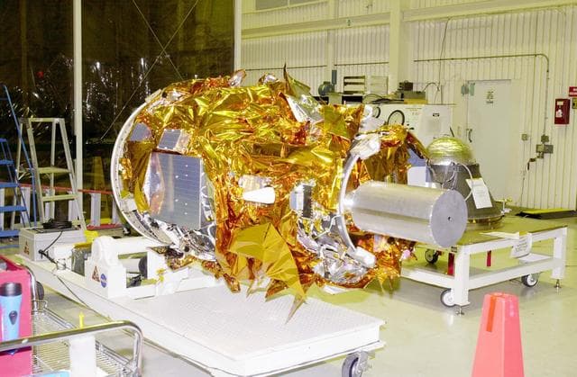 NASA image: KSC-04pd1821