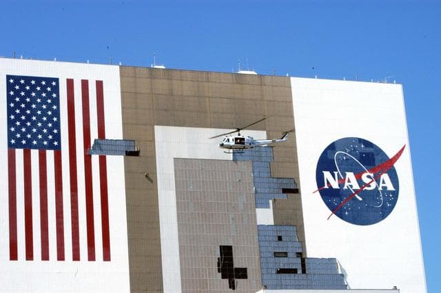 NASA image: KSC-04pd1847
