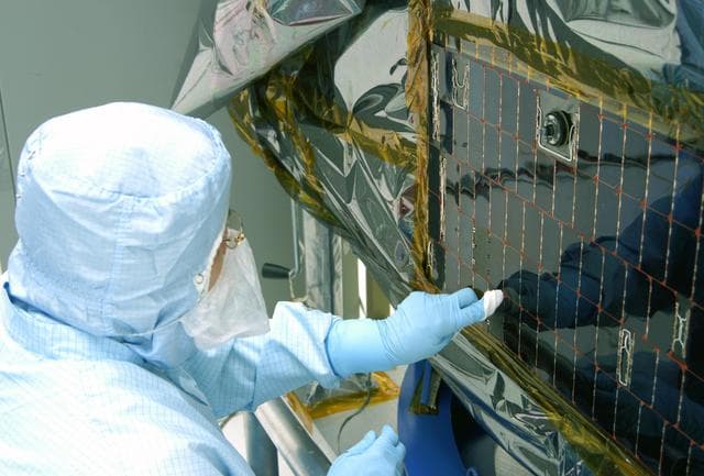 NASA image: KSC-04pd1854