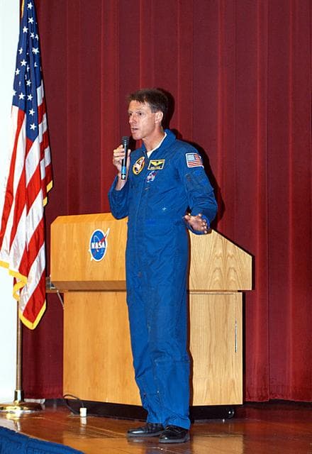 NASA image: KSC-04pd1863
