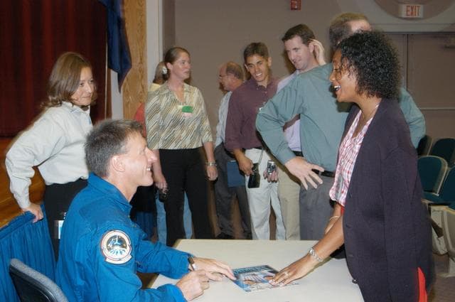 NASA image: KSC-04pd1867