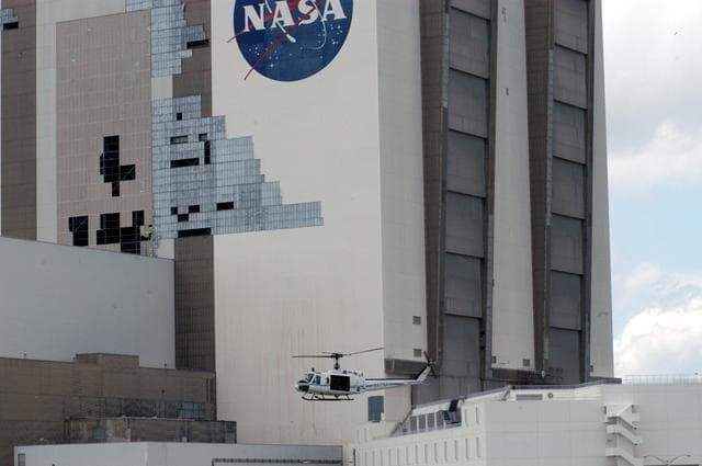 NASA image: KSC-04pd1905