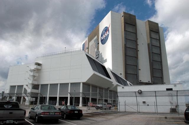 NASA image: KSC-04pd1906
