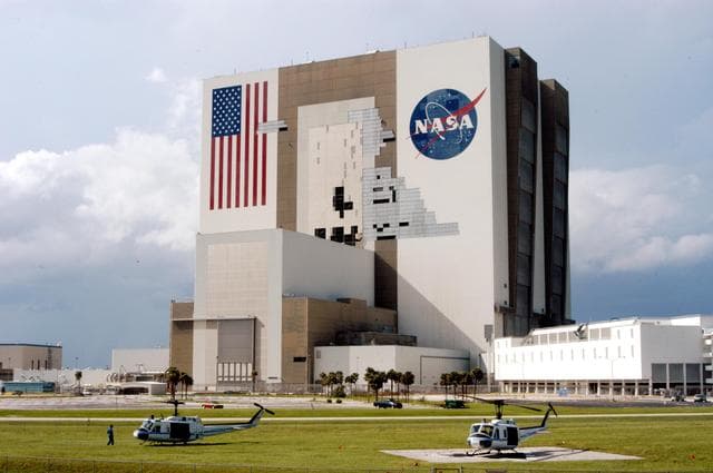 NASA image: KSC-04pd1911